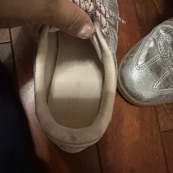 ✨ Zara Kids Silver Glitter Sneakers – Size 34 ✨ - Picture 4 of 4